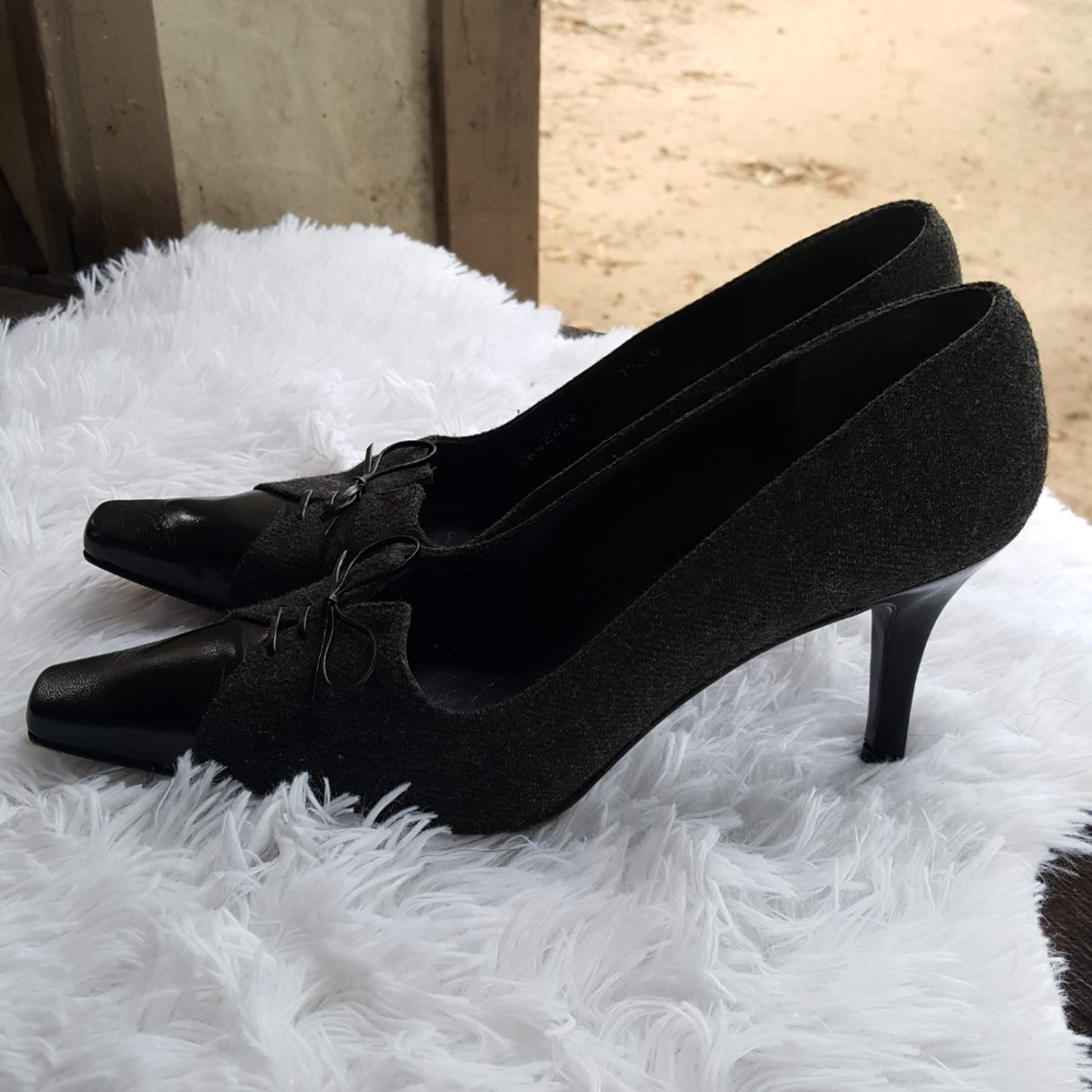Stuart Weitzman Pointy Square Toe Pumps Size 7.5B - Picture 6 of 8